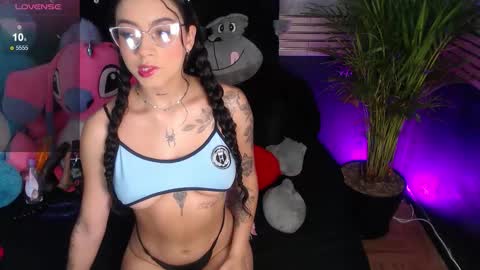 Snapshot of venus_26_ chatting on 10/22/25, 11:37 eva online show from 10/22/25, 11:37