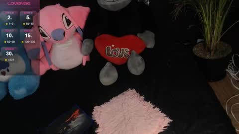 Snapshot of venus_26_ chatting on 12/15/25, 05:12 eva online show from 12/15/25, 05:12