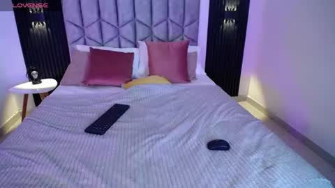 Snapshot of venus_999_ chatting on 07/02/26, 10:16 venus_999_ online show from 07/02/26, 10:16