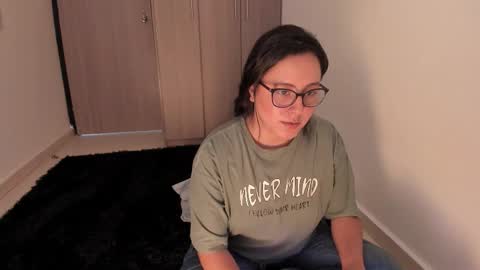 Snapshot of venus_cat_ chatting on 10/04/25, 08:40 Venus online show from 10/04/25, 08:40