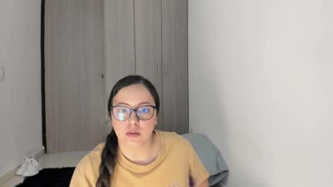 Snapshot of venus_cat_ chatting on 10/05/25, 02:37 Venus online show from 10/05/25, 02:37