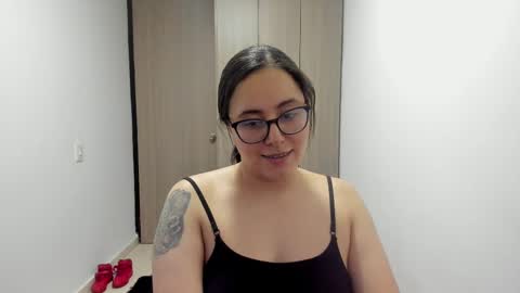 Snapshot of venus_cat_ chatting on 10/15/25, 12:55 Venus online show from 10/15/25, 12:55