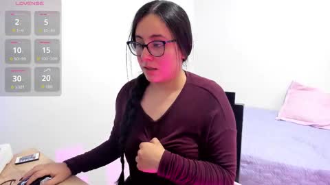 Snapshot of venus_cat_ chatting on 10/25/25, 10:15 Venus online show from 10/25/25, 10:15