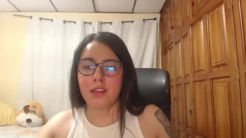 Snapshot of venus_cat_ chatting on 05/17/26, 02:20 Venus online show from 05/17/26, 02:20