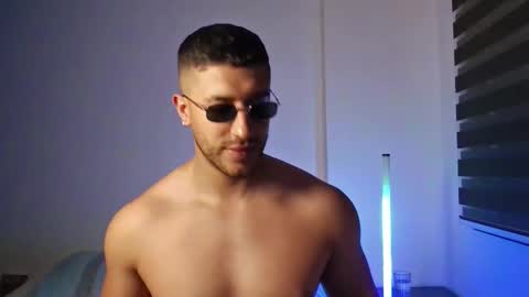 Snapshot of venus_griego chatting on 11/25/25, 02:33 venus_griego online show from 11/25/25, 02:33