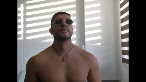 Snapshot of venus_griego chatting on 11/25/25, 10:10 venus_griego online show from 11/25/25, 10:10