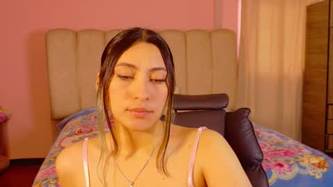 Snapshot of venus_latin_01 chatting on 03/25/26, 02:45 Mary online show from 03/25/26, 02:45