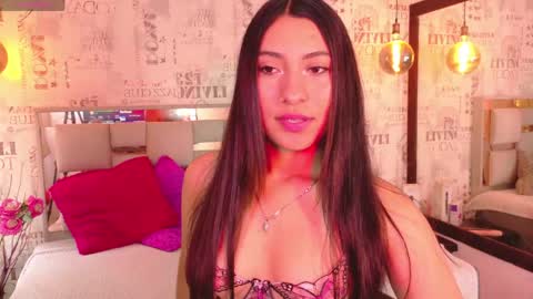 Snapshot of venus_latin_01 chatting on 04/07/26, 08:20 Mary online show from 04/07/26, 08:20