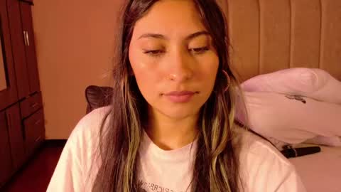 Snapshot of venus_latin_01 chatting on 04/18/26, 08:09 Mary online show from 04/18/26, 08:09