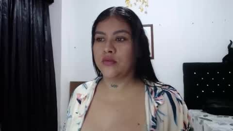 venus_menoza online show from 12/22/25, 12:24