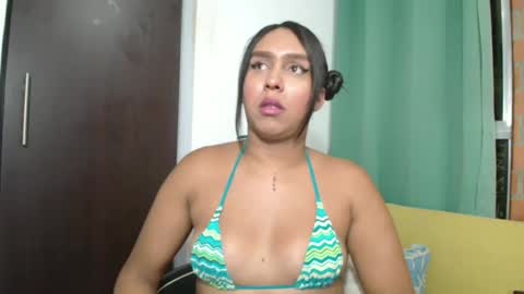 Snapshot of venus_speer chatting on 01/18/25, 08:20 Luisa online show from 01/18/25, 08:20