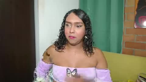 Snapshot of venus_speer chatting on 01/23/25, 03:26 Luisa online show from 01/23/25, 03:26