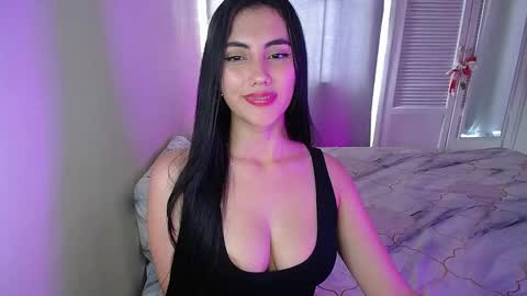 Snapshot of venus_starmodel chatting on 12/18/24, 08:25 Venus online show from 12/18/24, 08:25