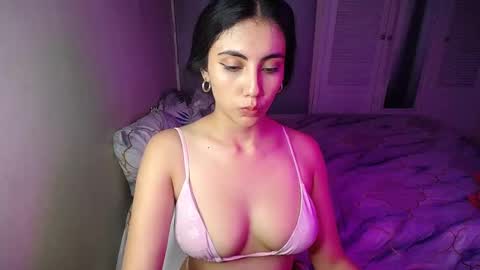 Snapshot of venus_starmodel chatting on 02/04/25, 12:40 Venus online show from 02/04/25, 12:40