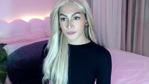 Venus Sunrise Bombshell online show from 04/10/26, 08:02