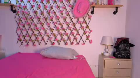 Snapshot of venus_velvett chatting on 06/01/26, 03:25 venus_velvett online show from 06/01/26, 03:25