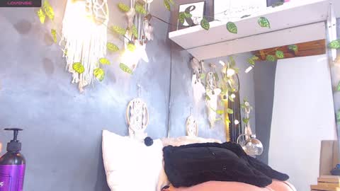 Snapshot of venusbsq chatting on 12/25/24, 07:45 Venus online show from 12/25/24, 07:45