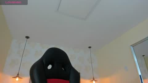 Snapshot of venusgreys1 chatting on 06/24/26, 12:04 VENUS online show from 06/24/26, 12:04