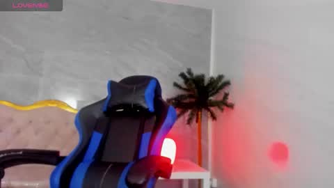 venuss online show from 11/06/25, 03:24