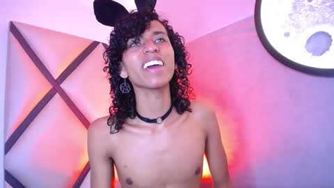 venuss_03 online show from 12/23/25, 03:37