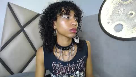 venuss_03 online show from 01/17/26, 03:44