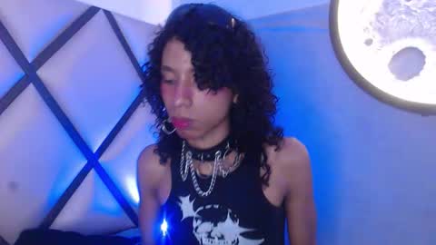 venuss_03 online show from 02/17/26, 03:36