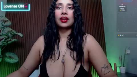 Nice to greet you my name is Vanessa  online show from 10/04/25, 01:42