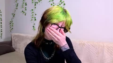 Erica online show from 09/18/25, 07:38