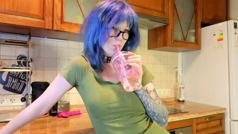 Erica online show from 04/05/26, 08:39