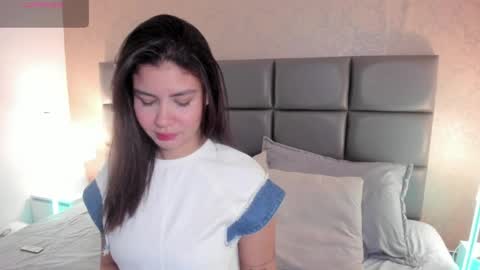 Snapshot of vera_price_ chatting on 05/24/26, 11:15 Vera online show from 05/24/26, 11:15