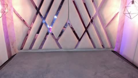 Domelipa  online show from 02/07/25, 11:45