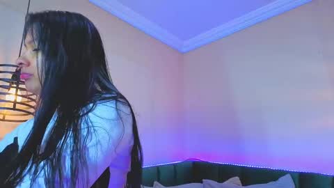 Snapshot of verabest chatting on 05/22/26, 10:54 Domelipa online show from 05/22/26, 10:54