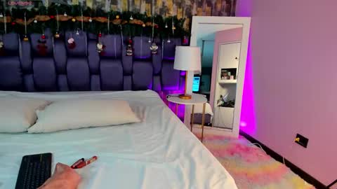 Snapshot of verablazze chatting on 12/17/25, 11:38 Im Vera online show from 12/17/25, 11:38