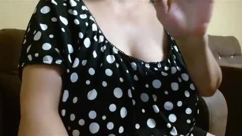 Snapshot of veraluss chatting on 06/04/26, 09:37 Vera Luss online show from 06/04/26, 09:37