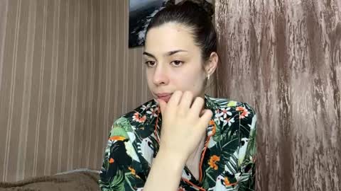 Ayla online show from 04/19/26, 06:10