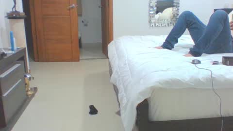 vergagolosa22 online show from 11/01/25, 04:25