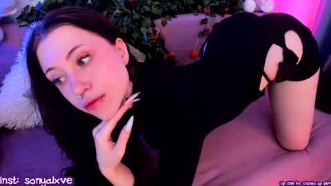 Sonya online show from 02/19/25, 06:33