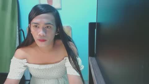 Snapshot of verhenia chatting on 12/17/24, 02:23 verhenia online show from 12/17/24, 02:23