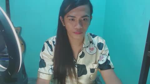 Snapshot of verhenia chatting on 01/14/25, 12:00 verhenia online show from 01/14/25, 12:00