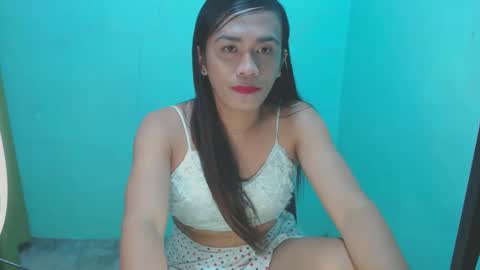 Snapshot of verhenia chatting on 01/16/25, 01:25 verhenia online show from 01/16/25, 01:25