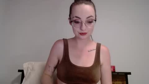 vero495065 online show from 09/25/25, 06:00