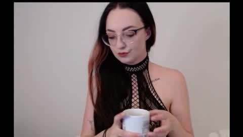 vero495065 online show from 10/15/25, 12:22