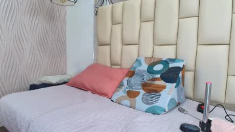 Vero online show from 11/21/25, 12:04