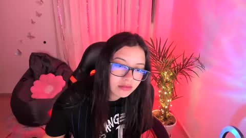 Snapshot of verolake chatting on 02/17/25, 07:31 Verolake online show from 02/17/25, 07:31