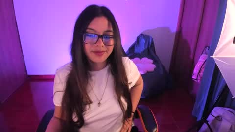 Snapshot of verolake chatting on 03/12/25, 12:04 Verolake online show from 03/12/25, 12:04