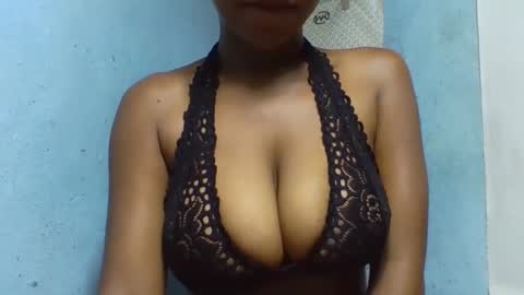 Snapshot of verolla31 chatting on 02/25/25, 02:25 verolla31 online show from 02/25/25, 02:25