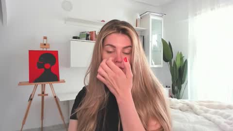 Lolitalolz online show from 05/05/26, 02:25