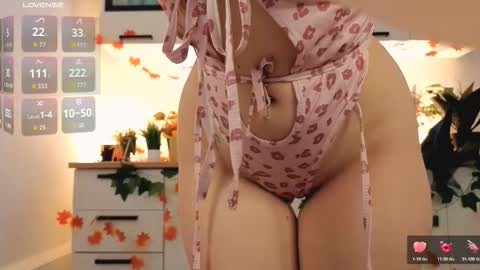 Snapshot of veronica_blush chatting on 10/22/25, 12:16 VERONICA FOLLOW ME online show from 10/22/25, 12:16