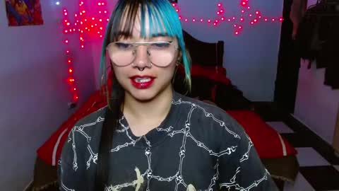 Veronica online show from 11/21/25, 11:47