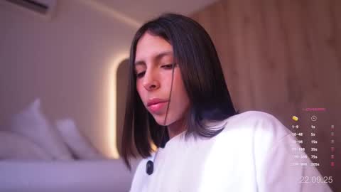 Veronica online show from 09/22/25, 01:24